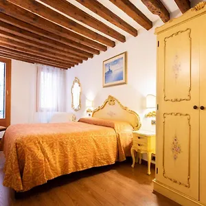 https://ca-pinelli.hotelslidodijesolo.com